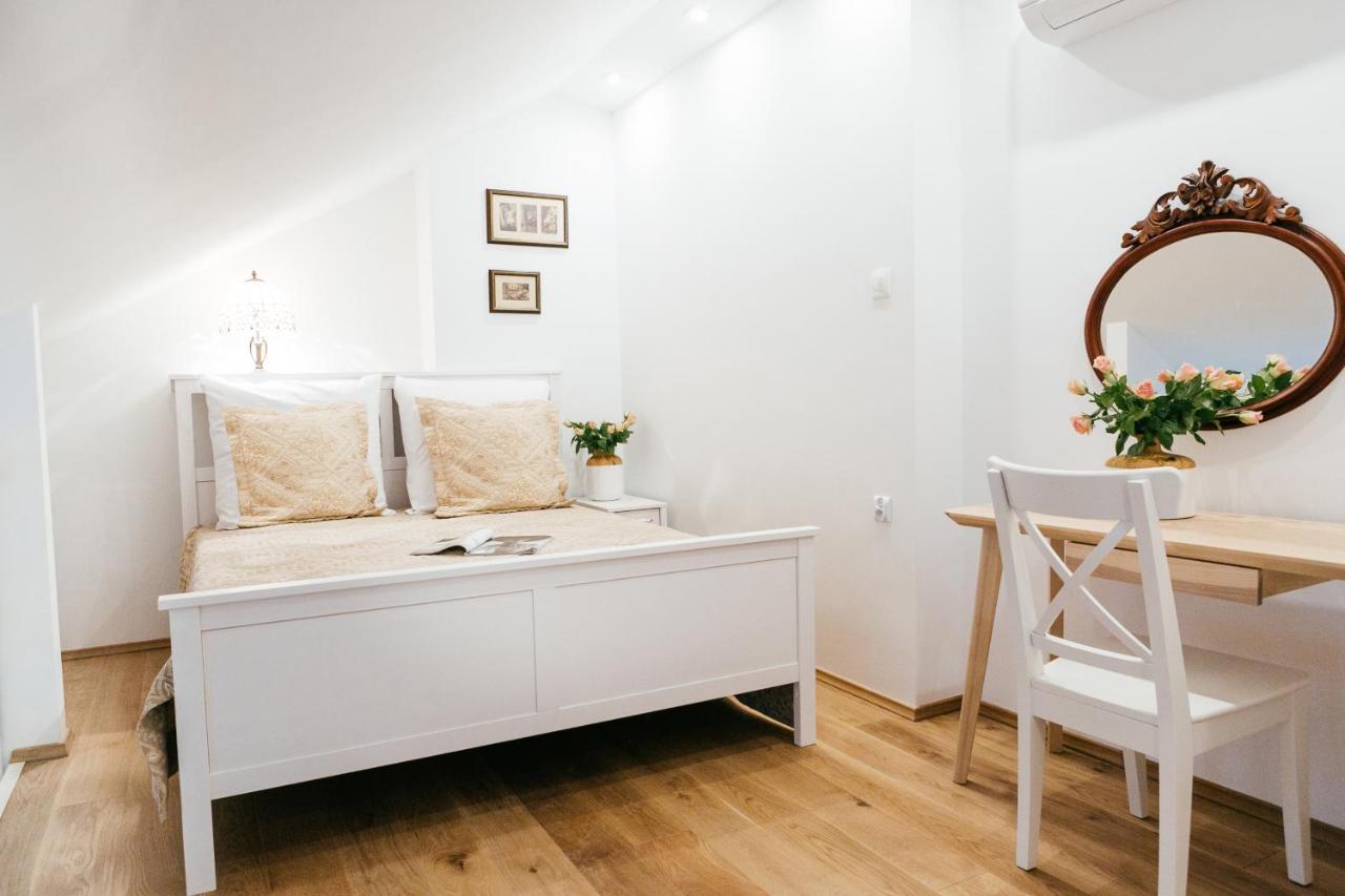 Comfystay Old Town Апартаменти